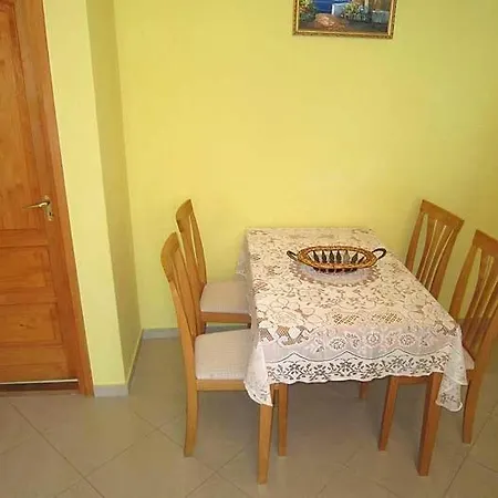 Nadas Tarsashaz Apartment
