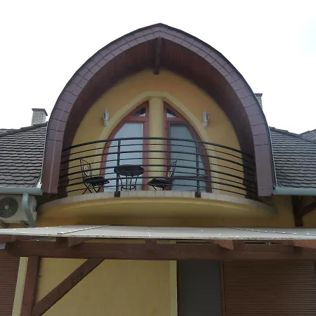 Apartament Nadas Tarsashaz *