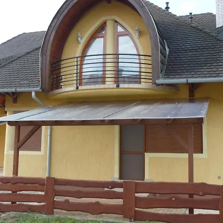 Nádas Társasház *