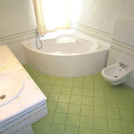 Nadas Tarsashaz Apartment