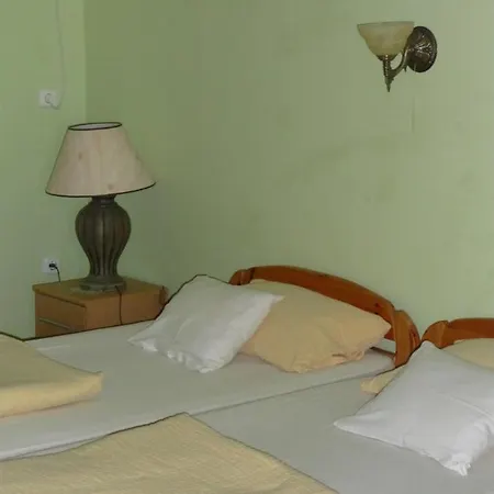 Nadas Tarsashaz Balatonlelle