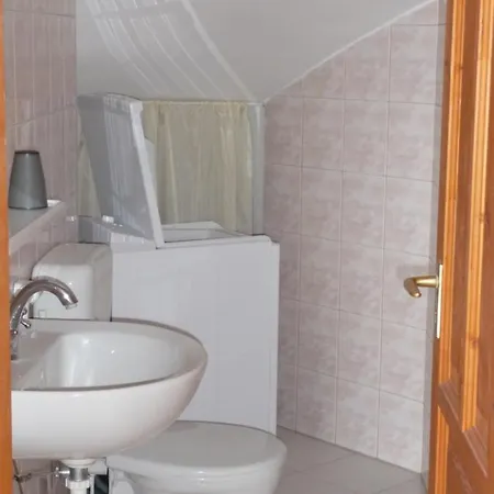 Nadas Tarsashaz Apartment Balatonlelle