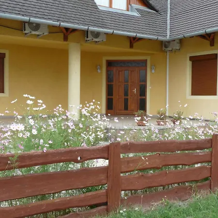 Apartment Nadas Tarsashaz *