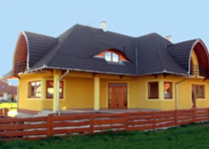 Nadas Tarsashaz 公寓 *